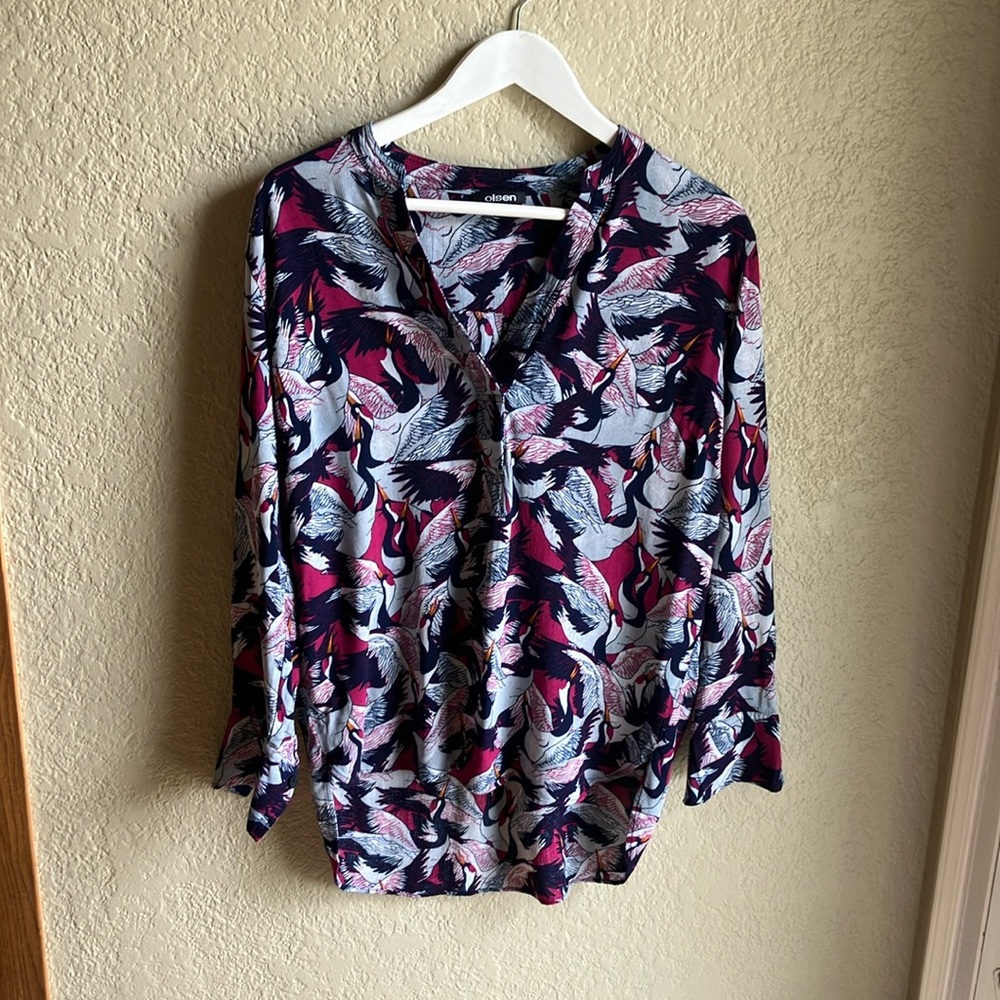 Olsen gorgeous crane print popover top
